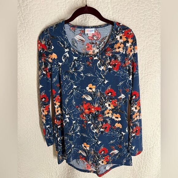 LulaRoe Lynnae Top - Picture 1 of 4